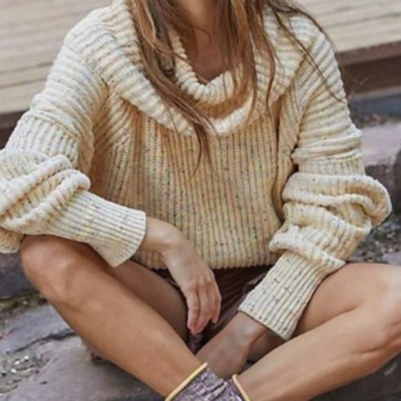 NWT Free People Leo Tunic Sweater in Sassy Peach Combo Small - Picture 3 of 15